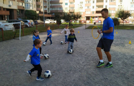 Футбол для дітей: користь та навчання